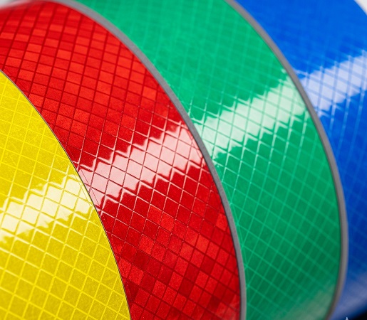 Lámina reflectante ASTM D4956 Tipo XI de grado diamante para señales de carretera